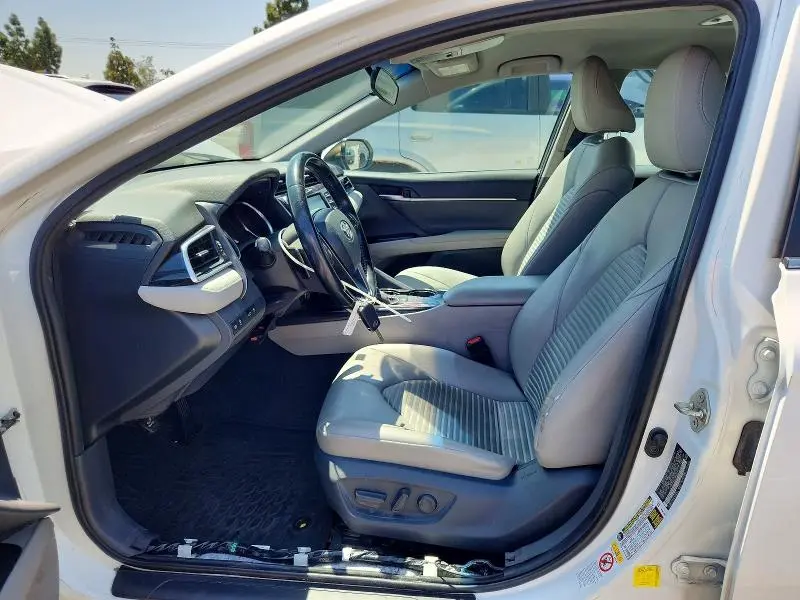 2018 TOYOTA CAMRY SE  
