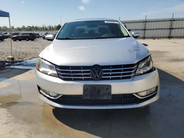 2012 VOLKSWAGEN PASSAT SE