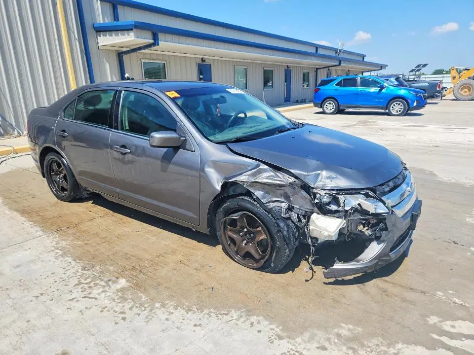 2011 FORD FUSION SE  