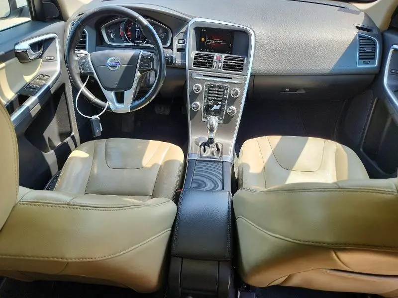 2016 VOLVO XC60 T5 PREMIER  