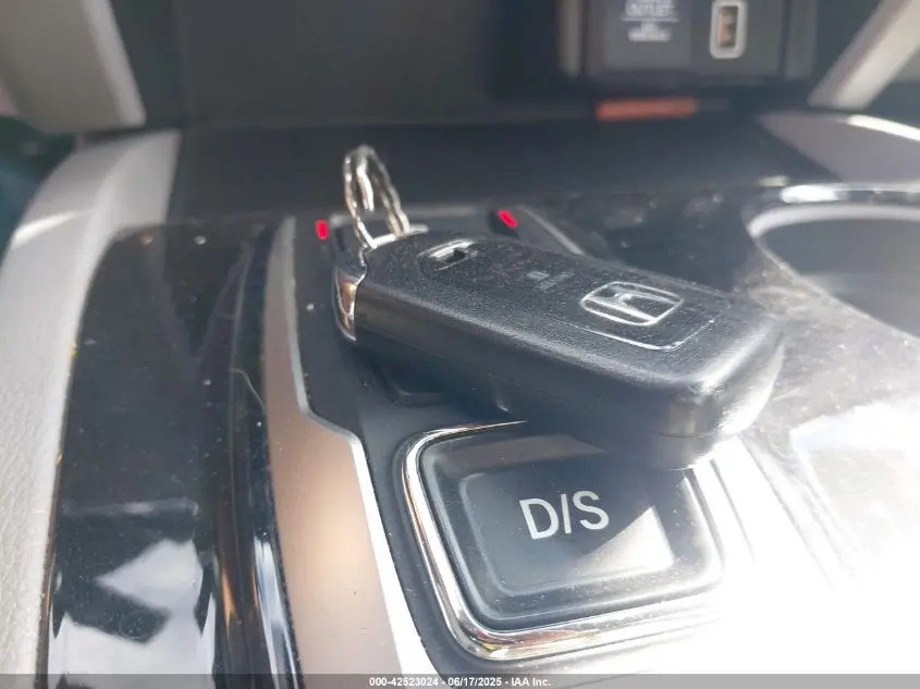 2022 HONDA PILOT 2WD TOURING 7 PASSENGER