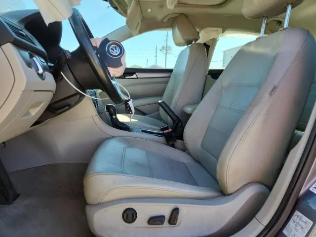 2014 VOLKSWAGEN PASSAT SE  