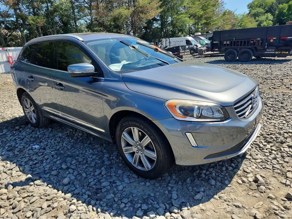 2017 VOLVO XC60 T5 INSCRIPTION  