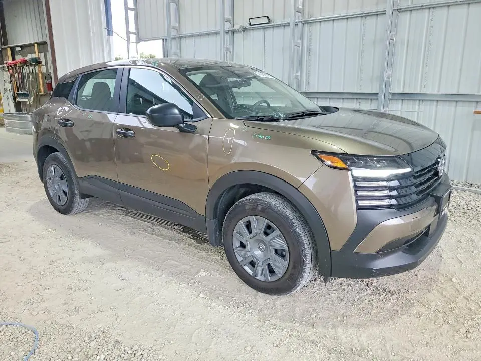 2025 NISSAN KICKS S  