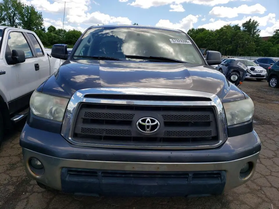 2011 TOYOTA TUNDRA DOUBLE CAB SR5  