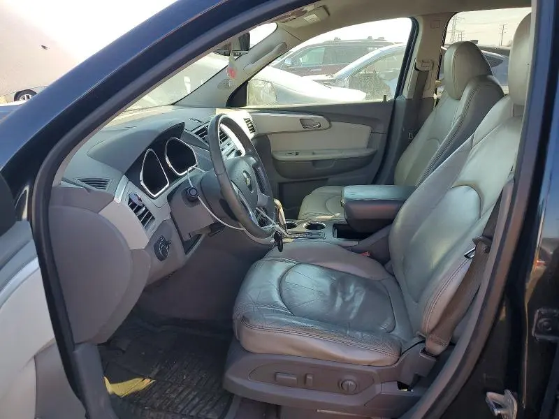 2010 CHEVROLET TRAVERSE LT  