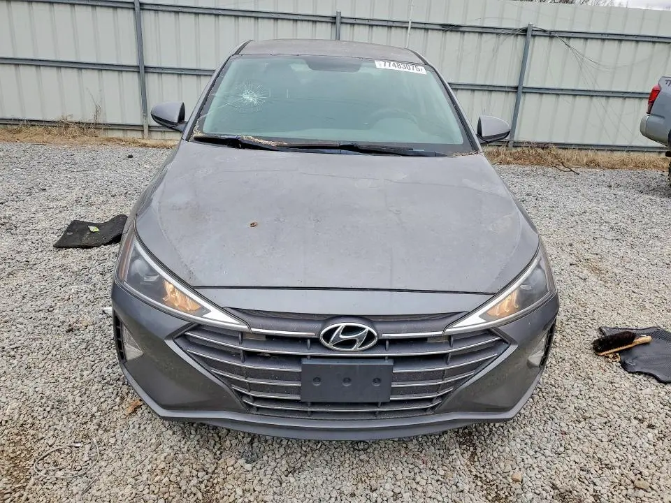 2019 HYUNDAI ELANTRA SE  