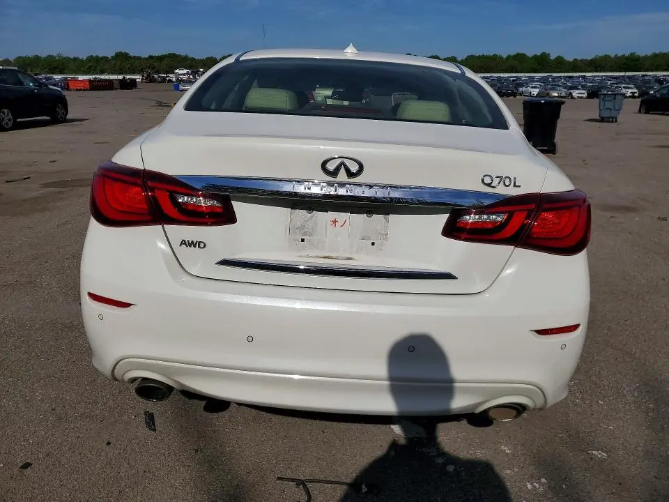2017 INFINITI Q70L 3.7  