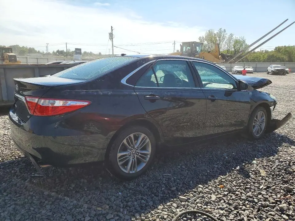 2016 TOYOTA CAMRY SE  