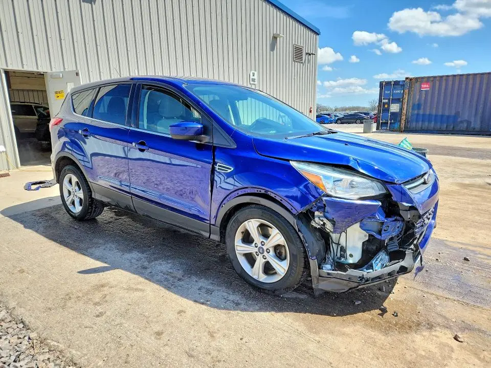 2016 FORD ESCAPE SE  