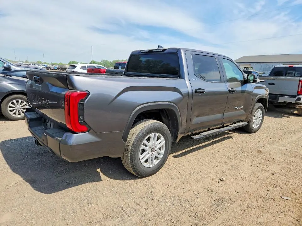 2024 TOYOTA TUNDRA SR5  