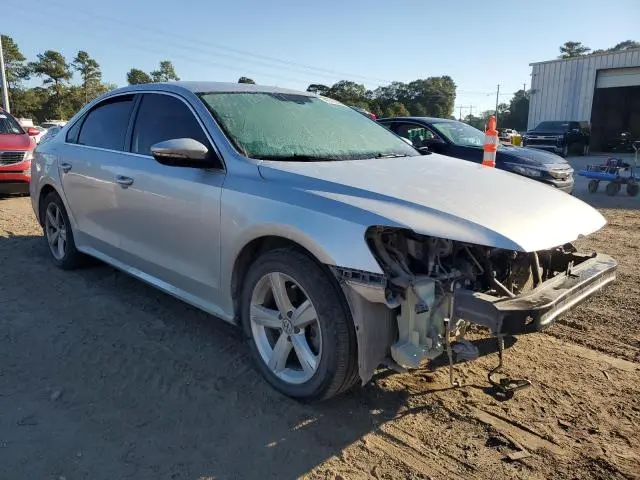 2012 VOLKSWAGEN PASSAT SE