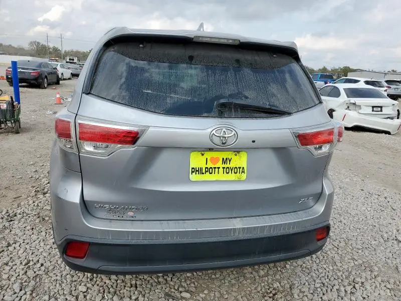 2016 TOYOTA HIGHLANDER XLE  