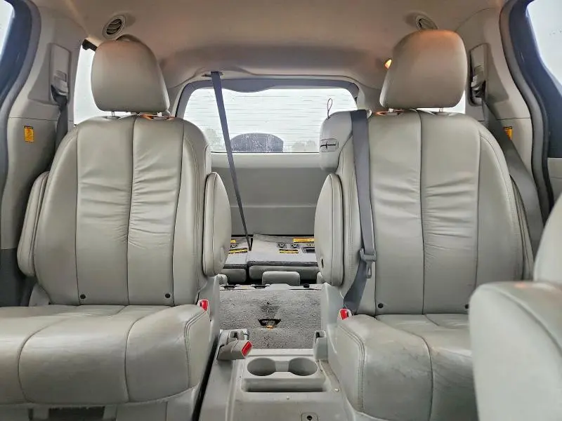 2011 TOYOTA SIENNA XLE 8-PASSENGER  