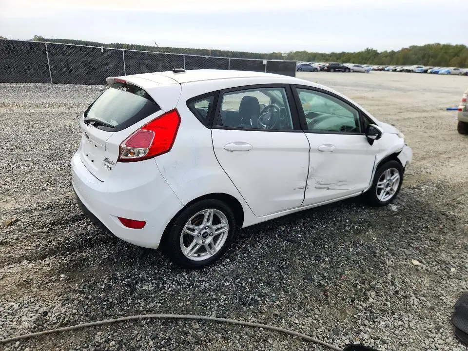 2017 FORD FIESTA SE  