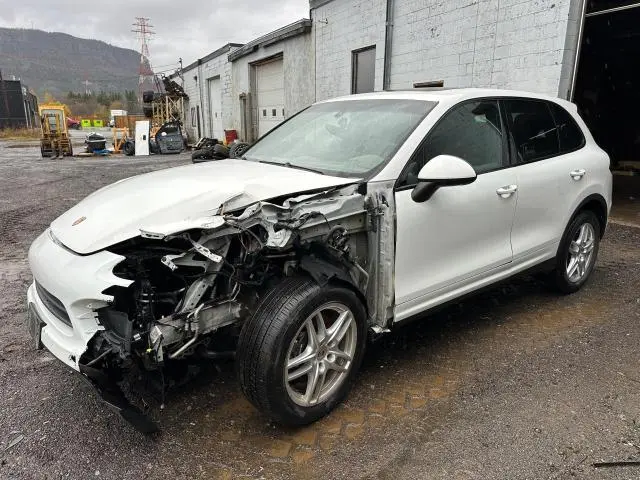 2013 PORSCHE CAYENNE   