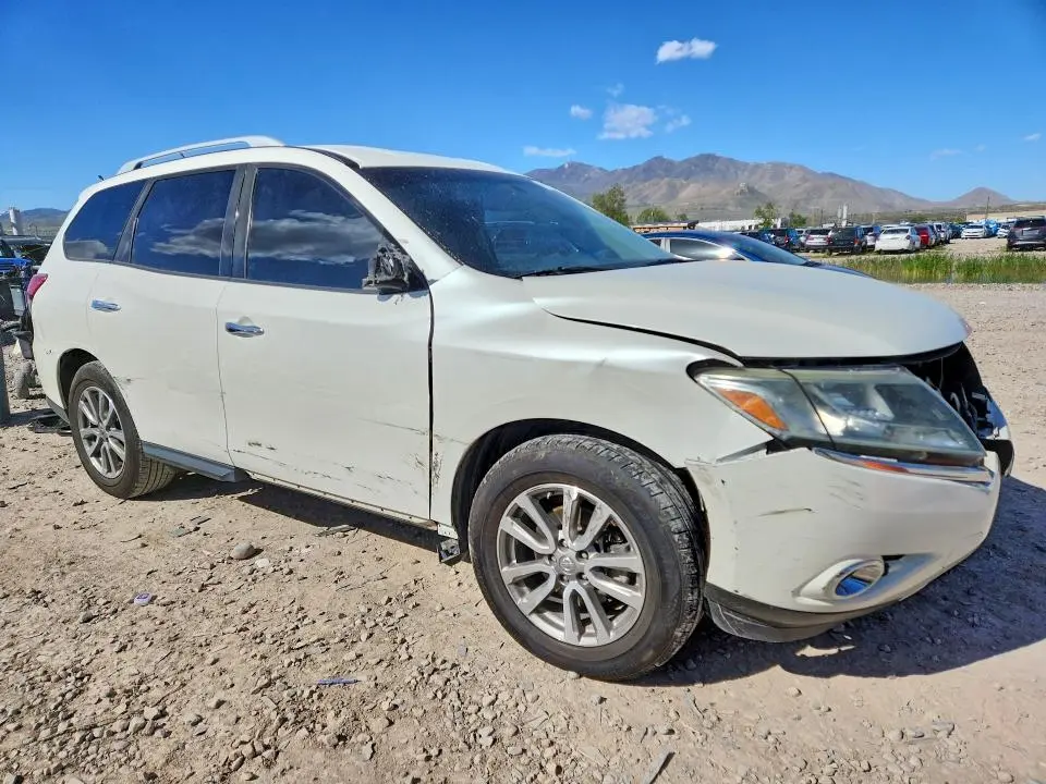 2015 NISSAN PATHFINDER SV  
