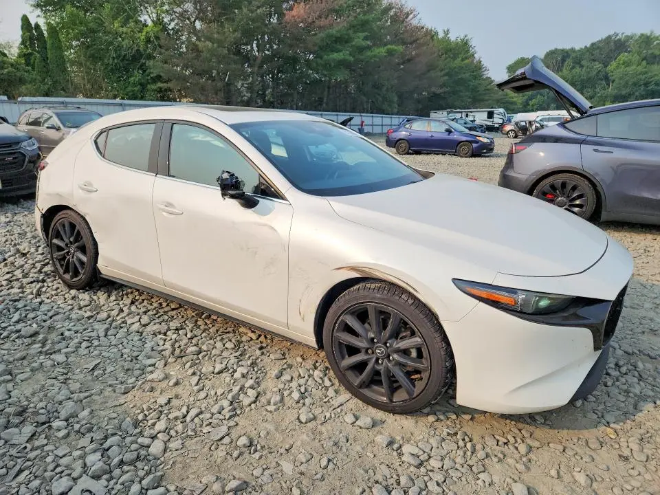 2021 MAZDA 3 PREMIUM  