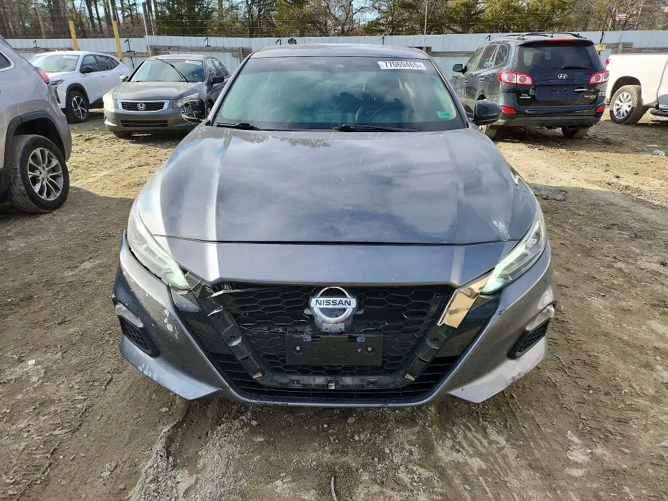 2021 NISSAN ALTIMA SR  
