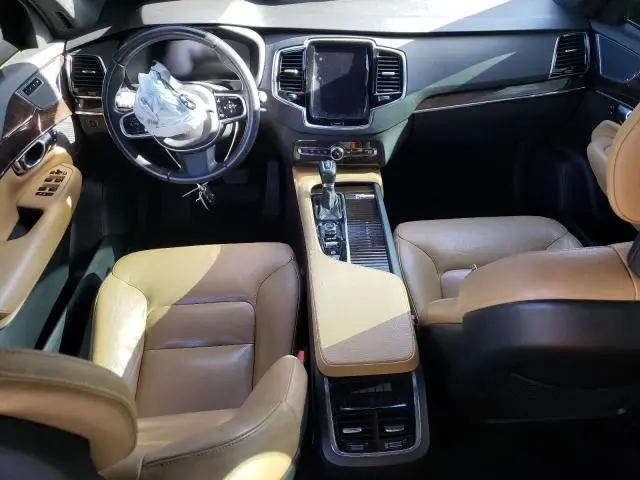 2016 VOLVO XC90 T6  