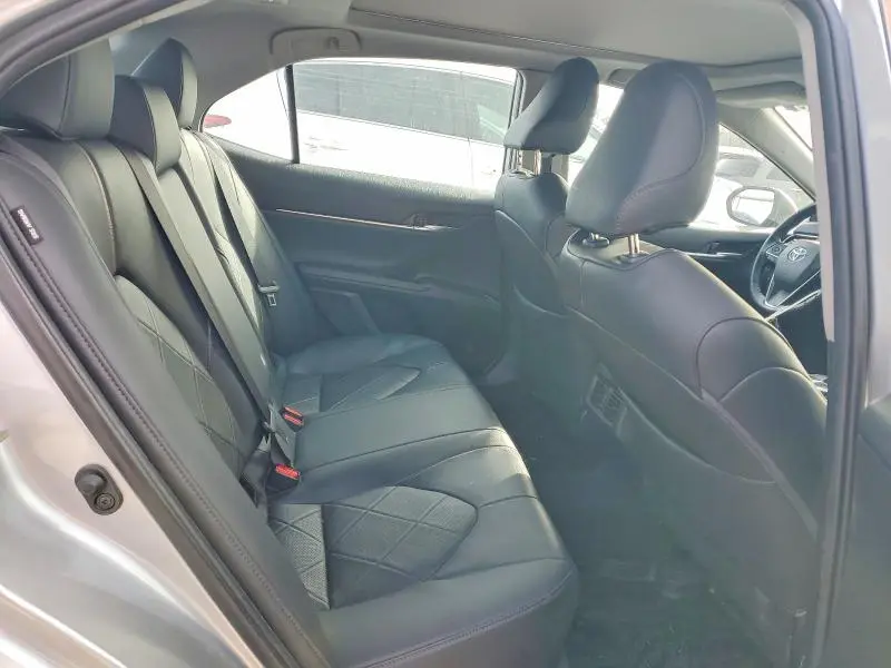 2019 TOYOTA CAMRY XLE  