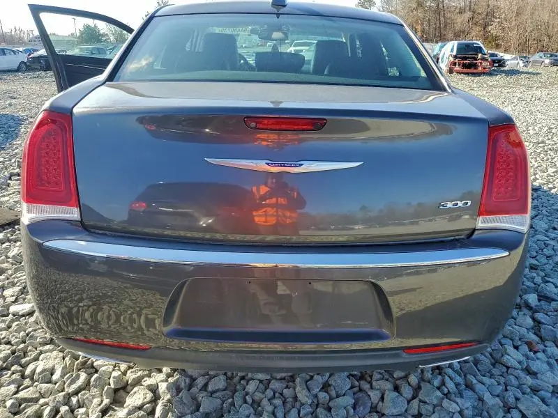 2019 CHRYSLER 300 LIMITED  