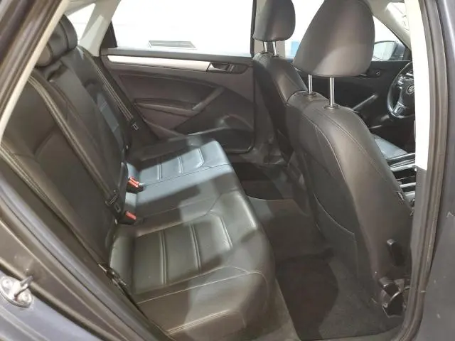 2012 VOLKSWAGEN PASSAT SE  