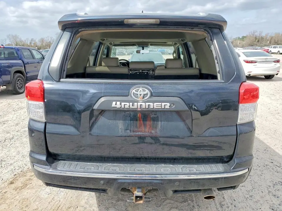 2010 TOYOTA 4RUNNER SR5  