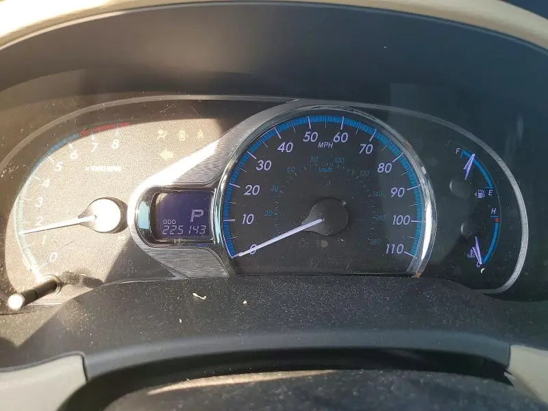 2014 TOYOTA SIENNA XLE 8-PASSENGER  