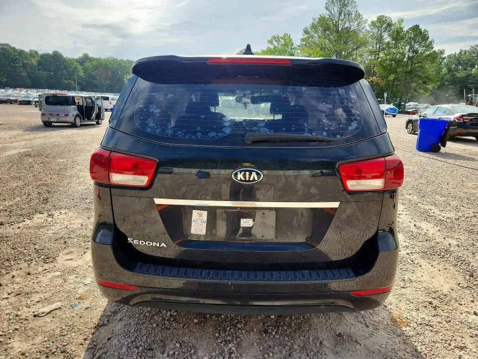 2017 KIA SEDONA L  