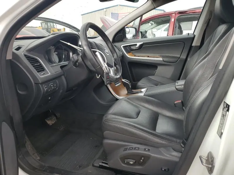 2016 VOLVO XC60 T5 PREMIER  