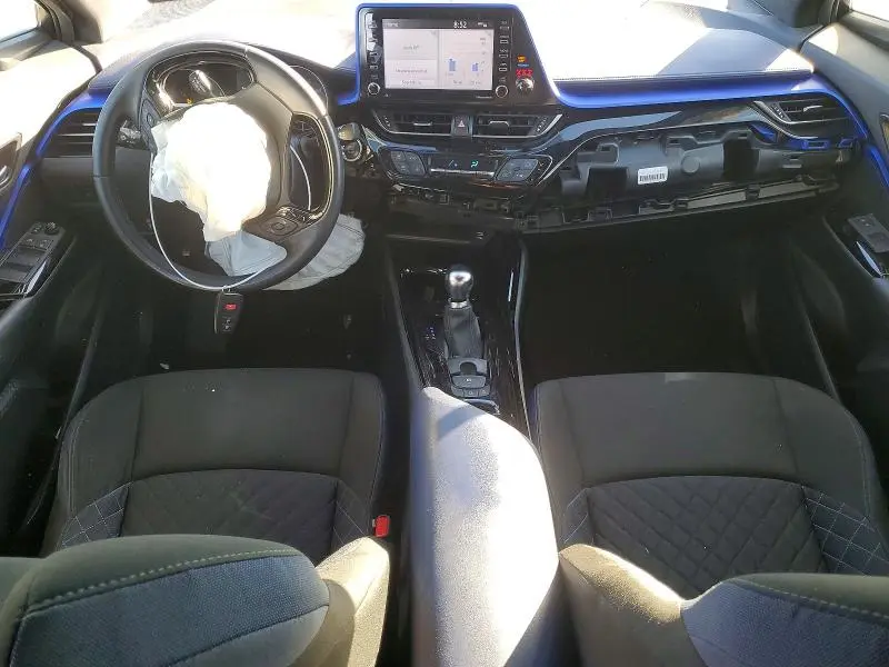 2021 TOYOTA C-HR XLE  