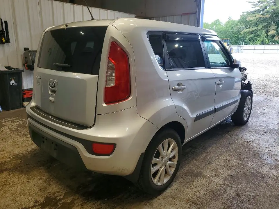 2013 KIA SOUL +  