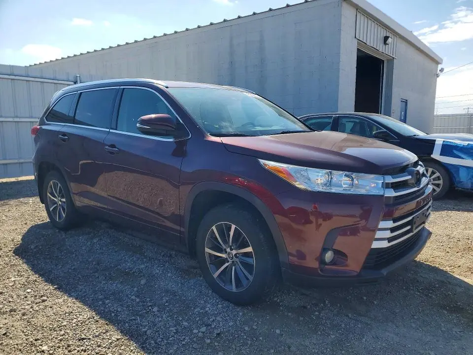2017 TOYOTA HIGHLANDER XLE  