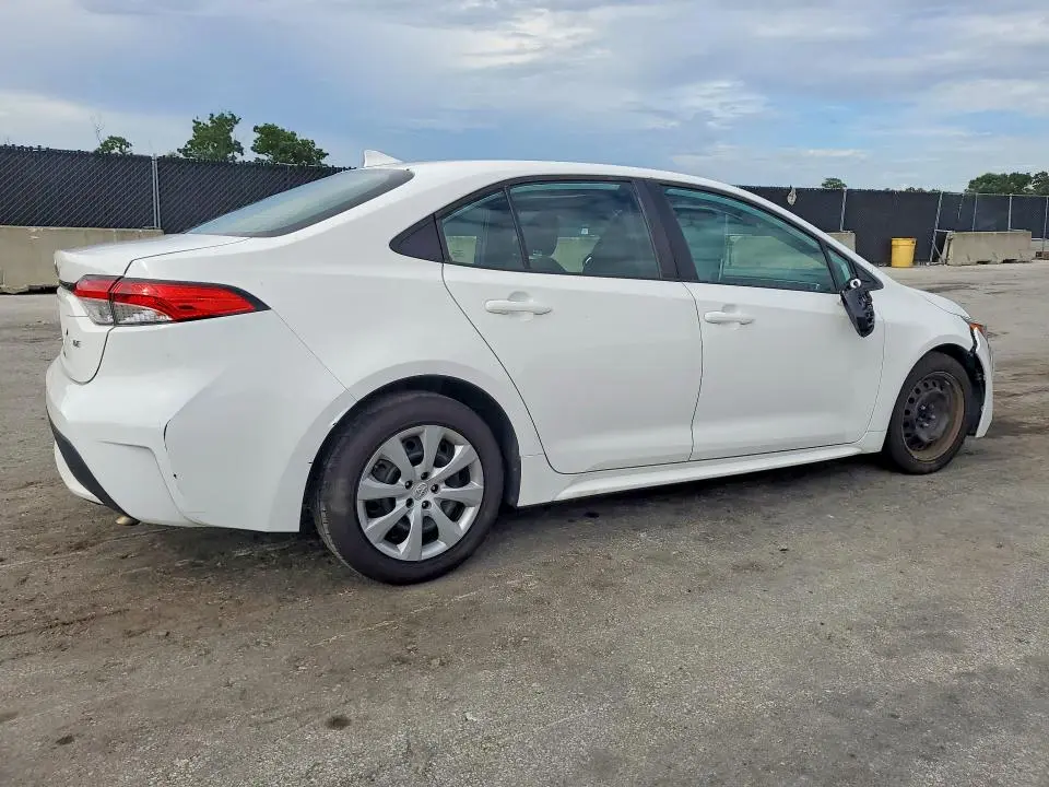 2021 TOYOTA COROLLA LE  