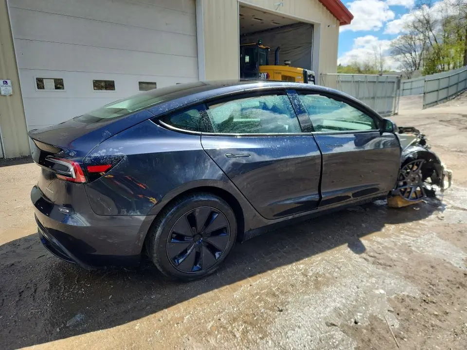 2025 TESLA MODEL 3   
