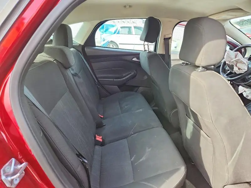 2016 FORD FOCUS SE  