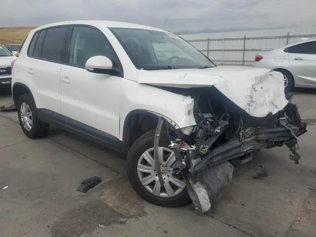 2013 VOLKSWAGEN TIGUAN S  