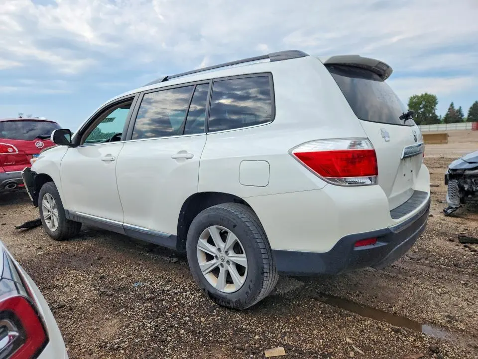 2012 TOYOTA HIGHLANDER SE  