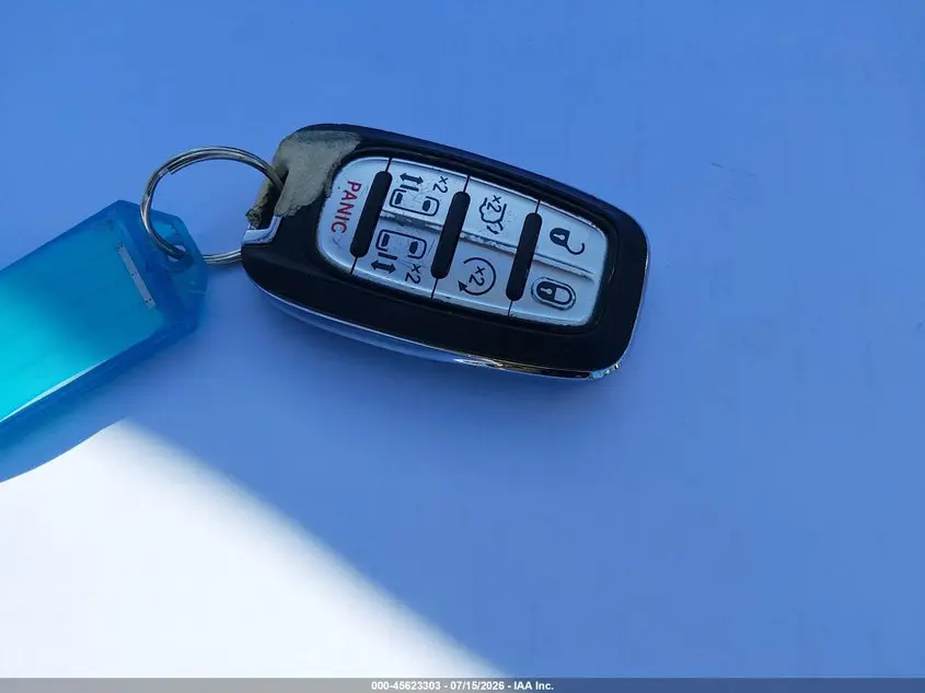2021 CHRYSLER VOYAGER LXI