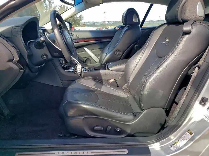 2011 INFINITI G37 BASE  