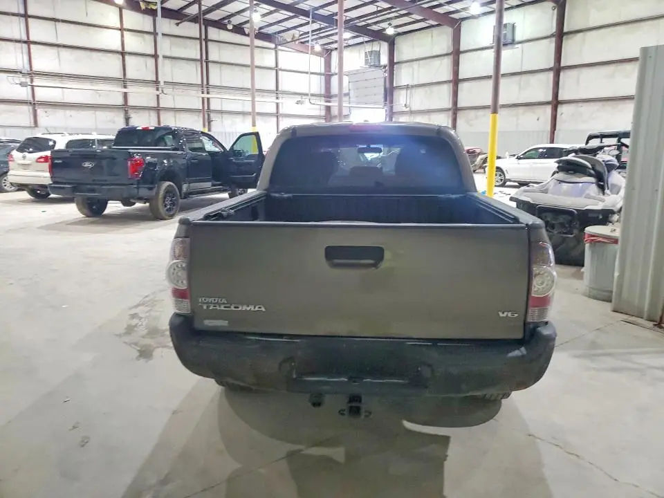 2010 TOYOTA TACOMA V6  