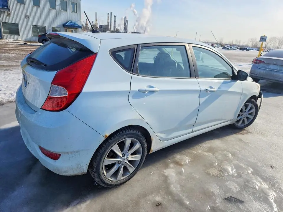 2012 HYUNDAI ACCENT SE  