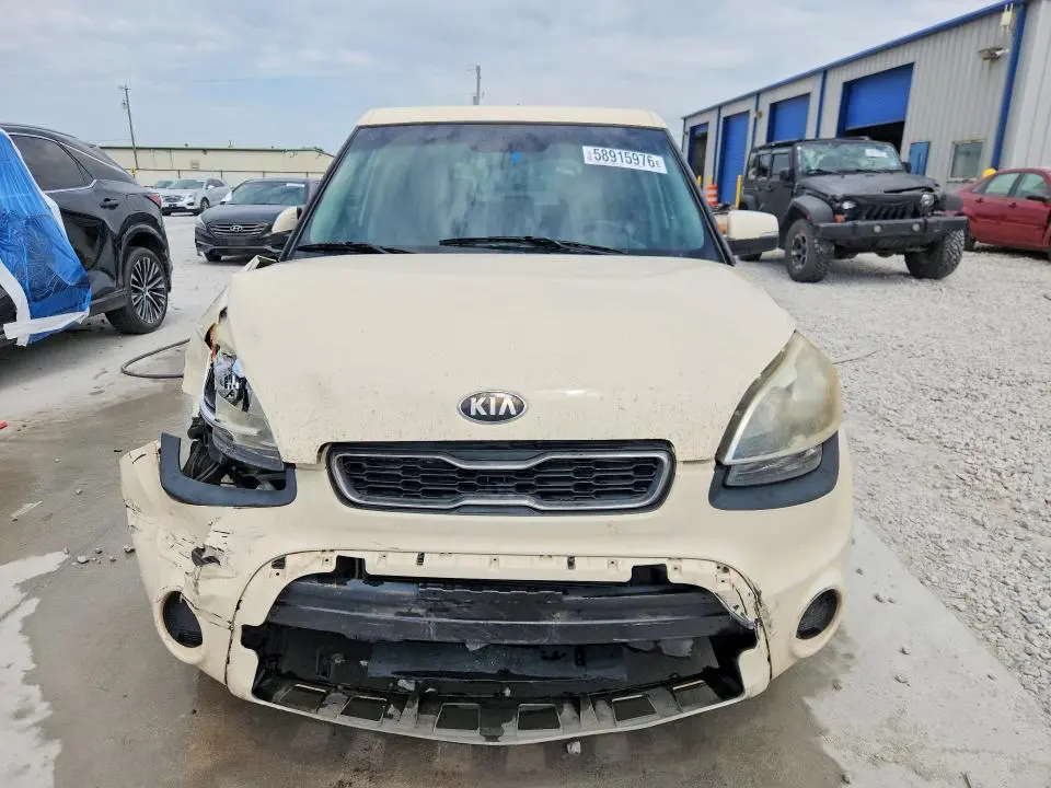 2013 KIA SOUL +  