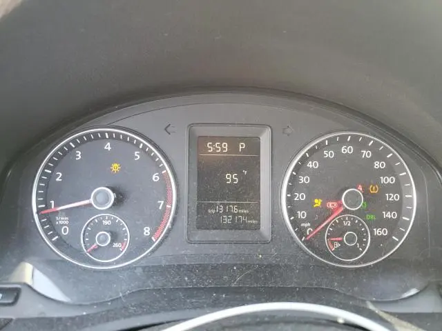 2010 VOLKSWAGEN JETTA SE  