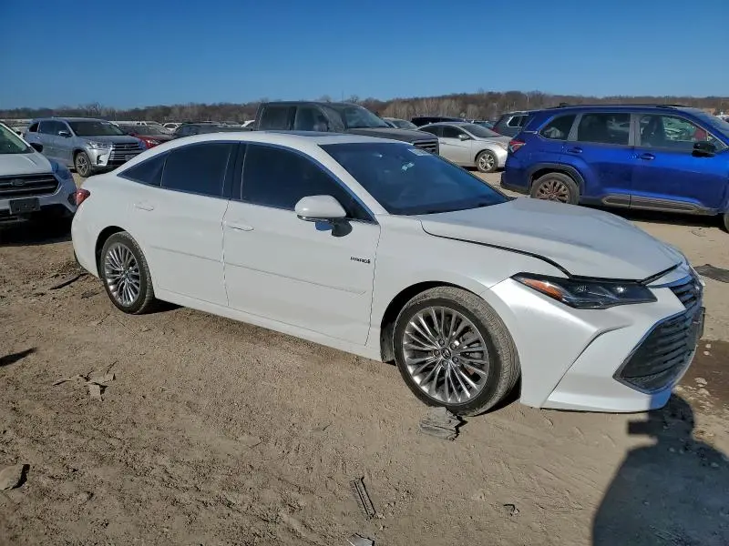 2019 TOYOTA AVALON XLE  