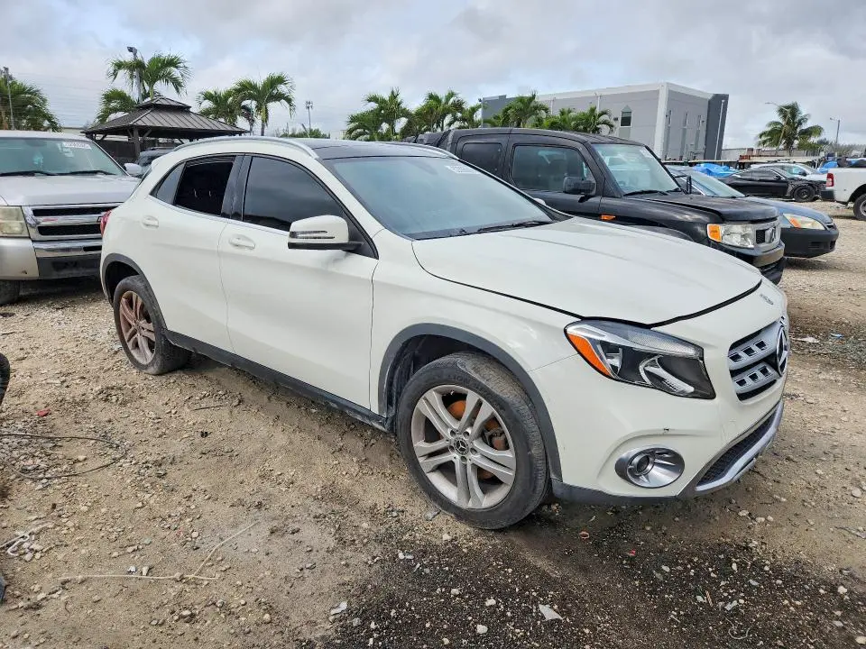 2018 MERCEDES-BENZ GLA 250  
