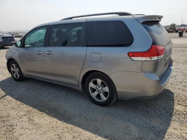 2013 TOYOTA SIENNA LE  