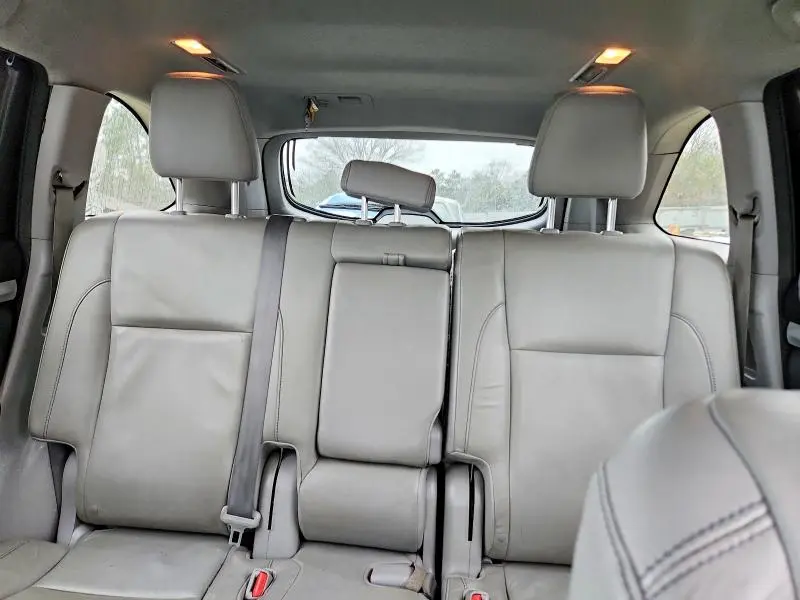 2014 TOYOTA HIGHLANDER XLE  