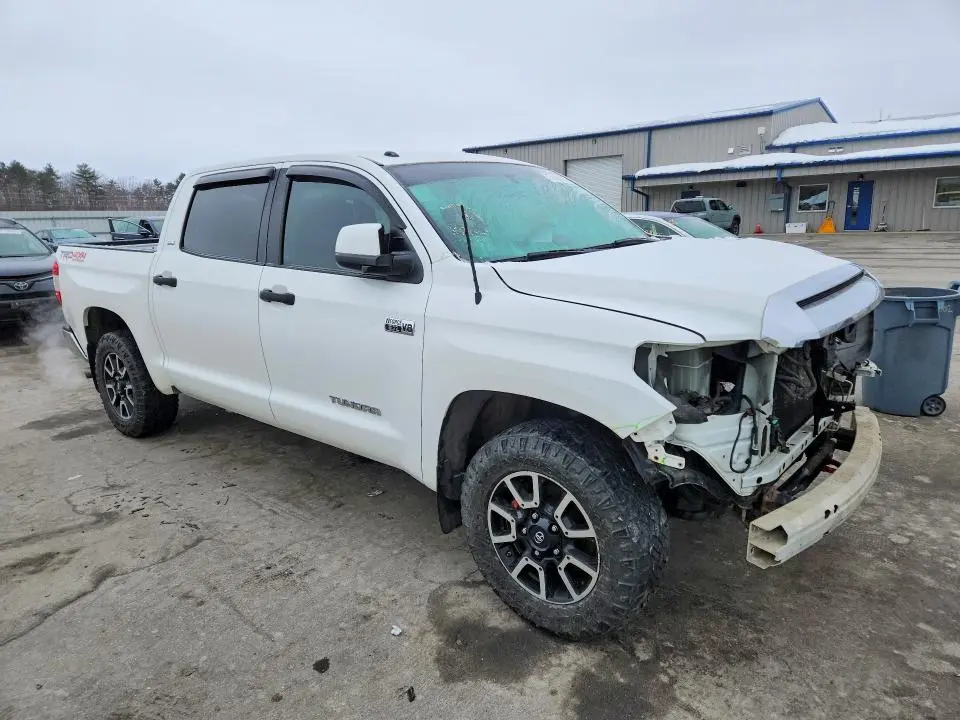 2014 TOYOTA TUNDRA CREWMAX SR5  